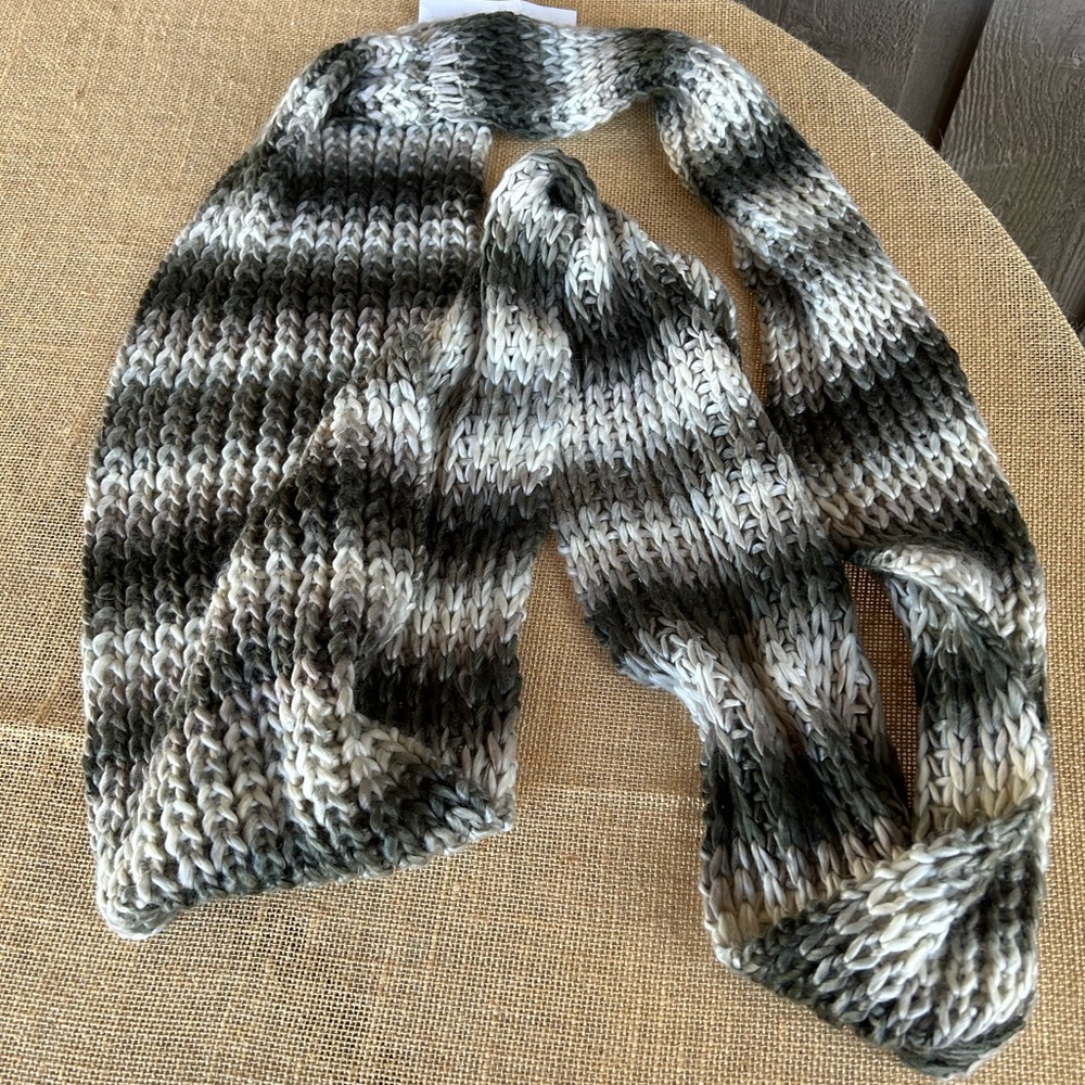 Crochet loop scarf